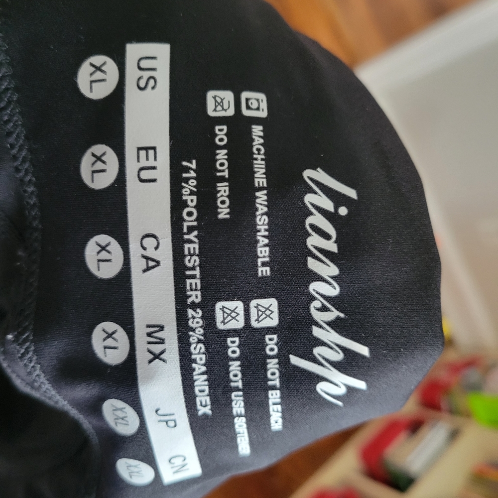 🌻 4 for $15 🌻 NWOT black high waist leggings with pockets - Picture 2 of 2